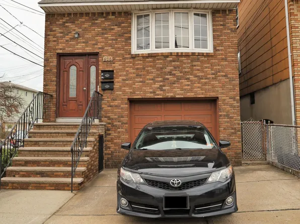 635 Sussex St, Harrison, NJ 07029