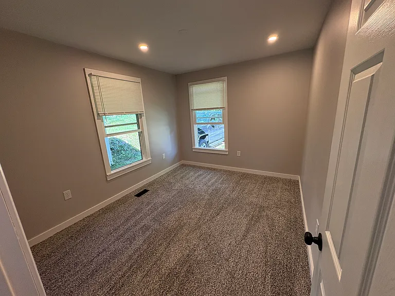 119 Capitol Blvd — Photo 5