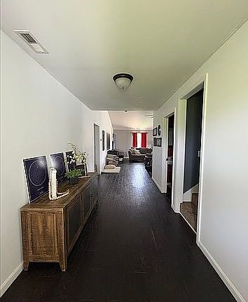 2nd image of 4853 N Pleasant Valley Rd