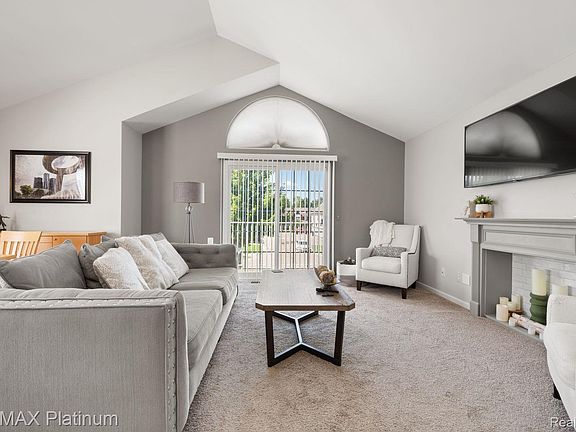 3rd image of 29908 Heritage Pkwy #25