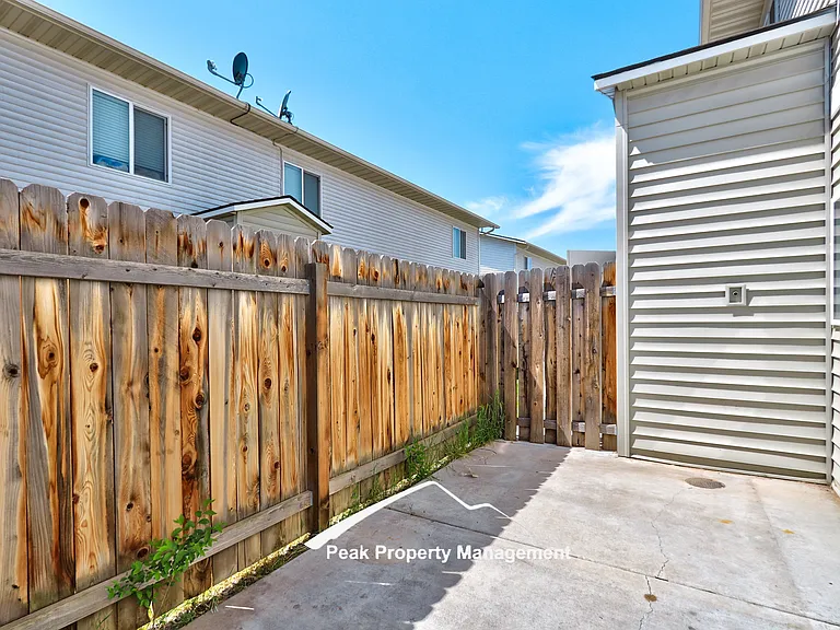 423 1st Ave N #108 — Photo 23