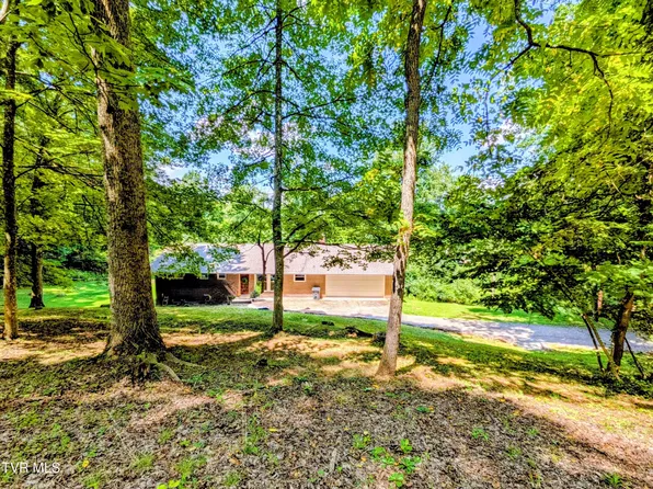 2364 Mountain Dr, Kingsport, TN 37664