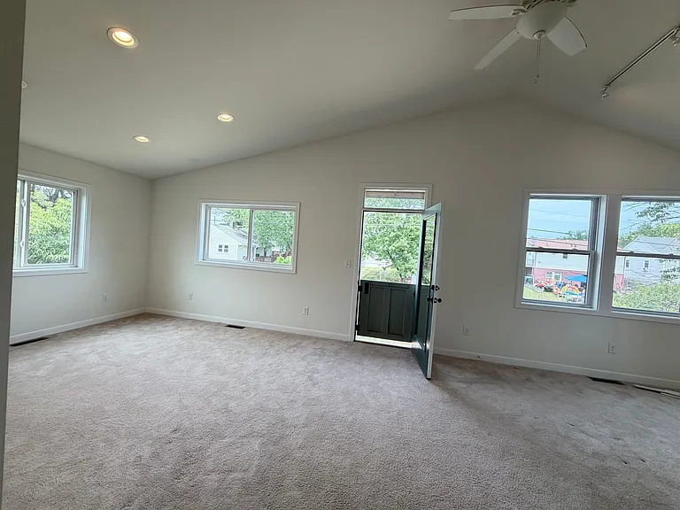 1500 Meridian St — Photo 43