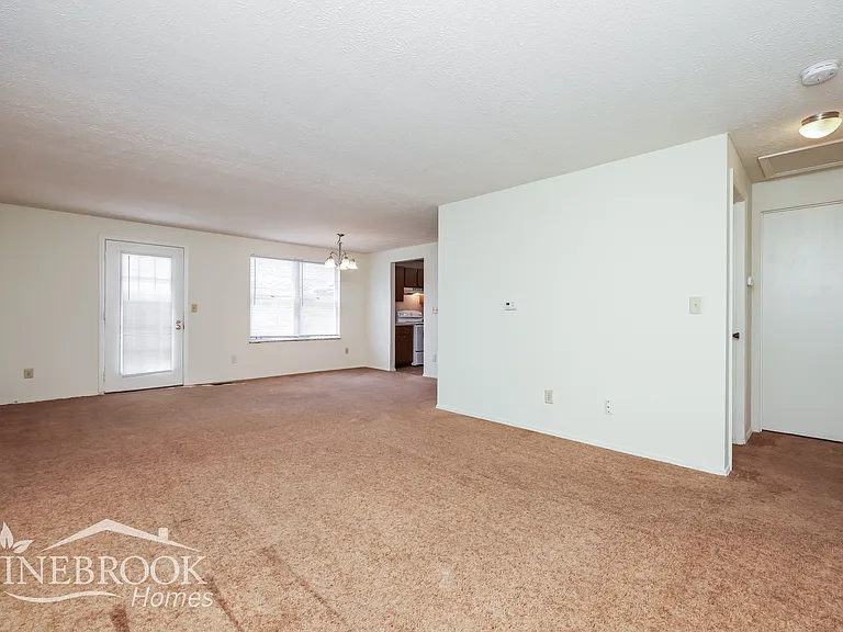 8680 Belle Chase Dr — Photo 2