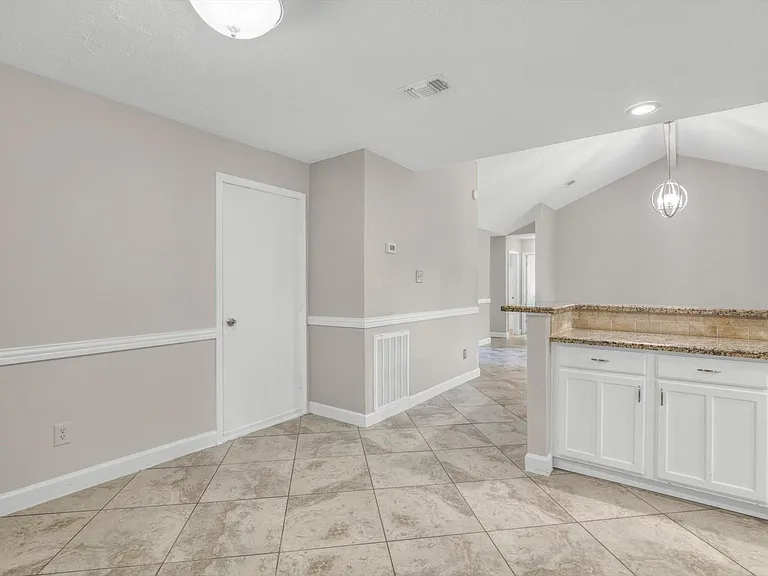 7431 Ridgeberry Dr — Photo 10