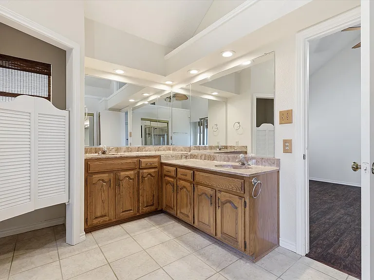 1774 Clydesdale Dr — Photo 16