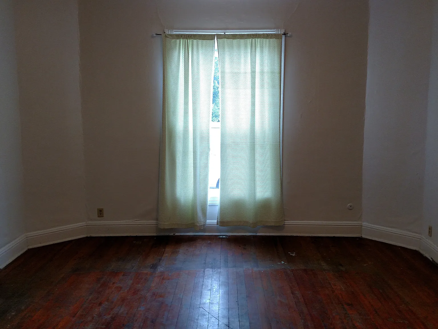 4 bed, $2,960 — Photo 4