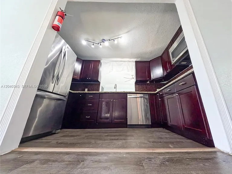 2218 N Harding St — Photo 80
