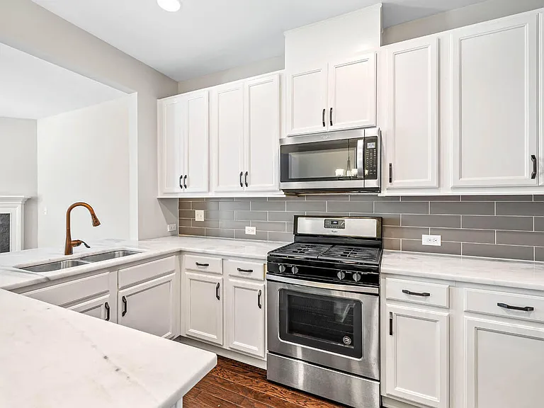 506 Aronia — Photo 18