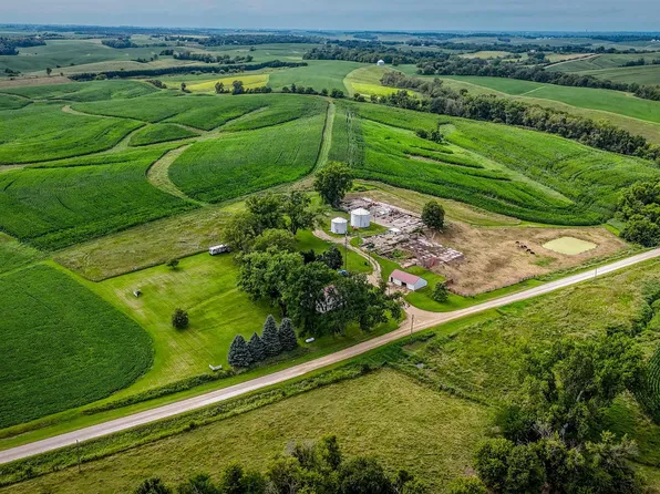 2724 102nd Ave, Wheatland, IA 52777