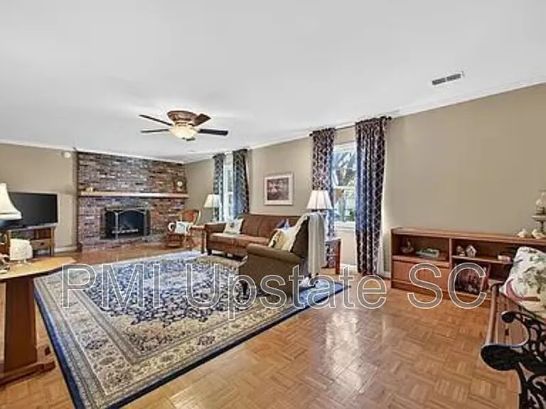 7 Tara Ave — Photo 9