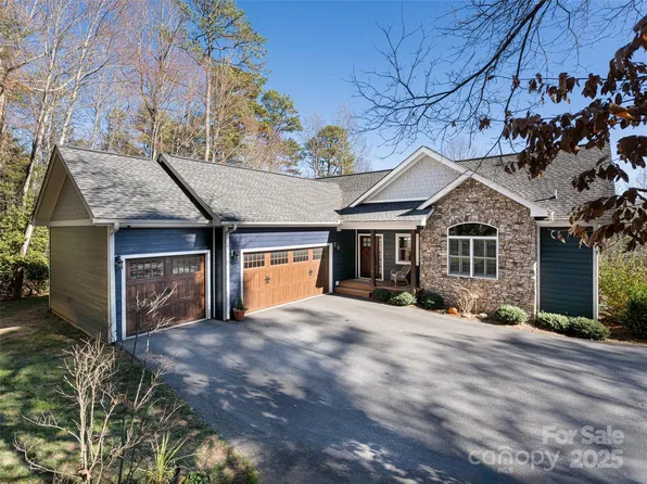 234 Andrews Rd, Zirconia, NC 28790