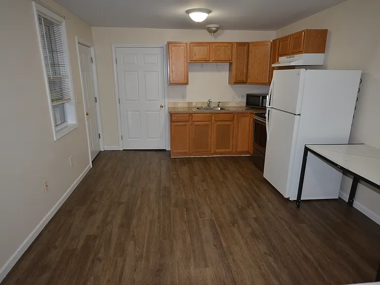 433 N Thomas Rd #7 — Photo 4