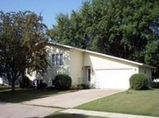 3320 Maple St N, Fargo, ND 58102