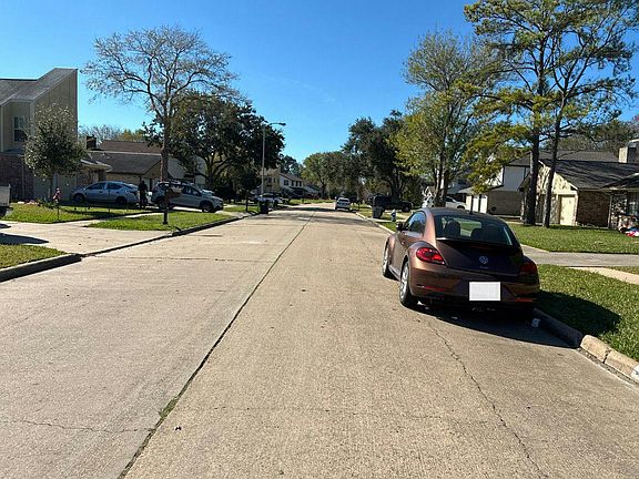 4th image of 3911 Green Crest Dr