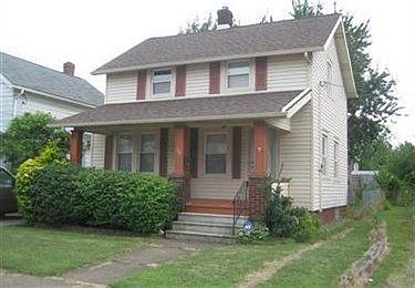 1st image of 311 W 32nd St