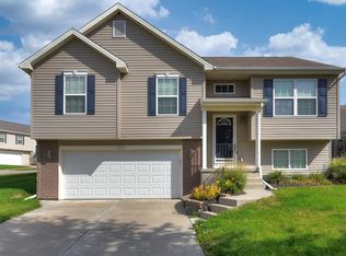 1825 N 207th St, Elkhorn, NE 68022