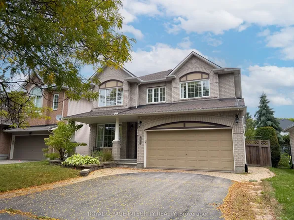 20 Farmfield Cres, Ottawa, ON K2M 2S9