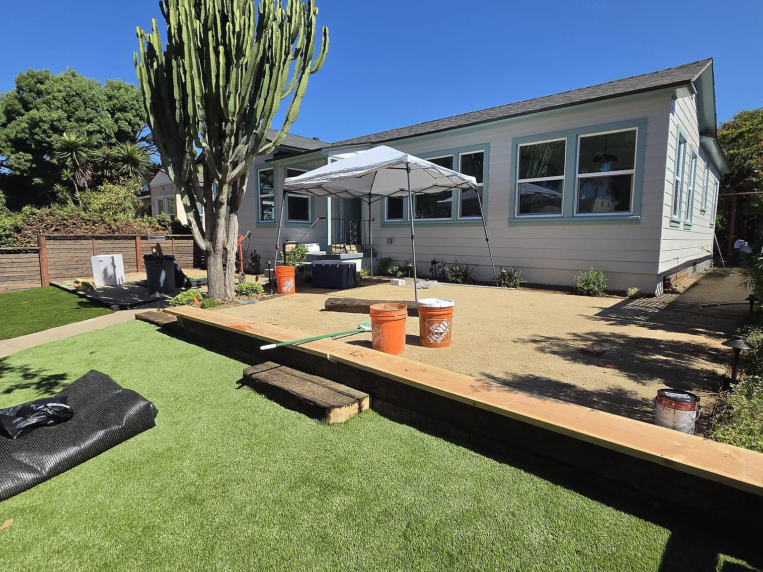3 bed, 1200 sqft, $5,975 — Photo 3