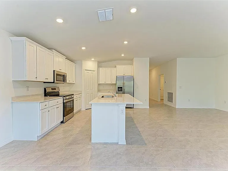 23444 Steeple Ave — Photo 10