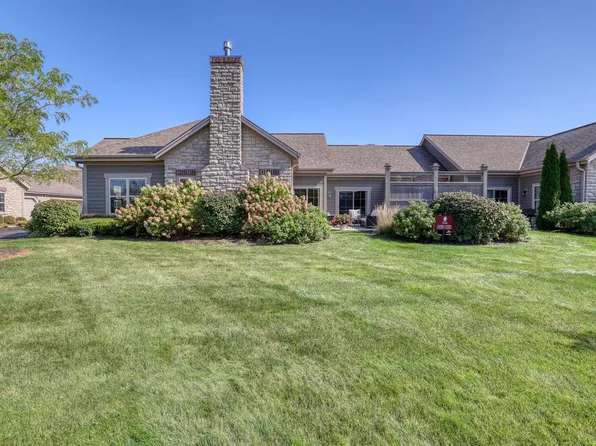 W250N4986 William DRIVE, Pewaukee, WI 53072