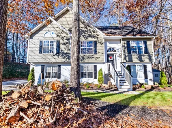 126 Laguna Springs Dr, Woodstock, GA 30188