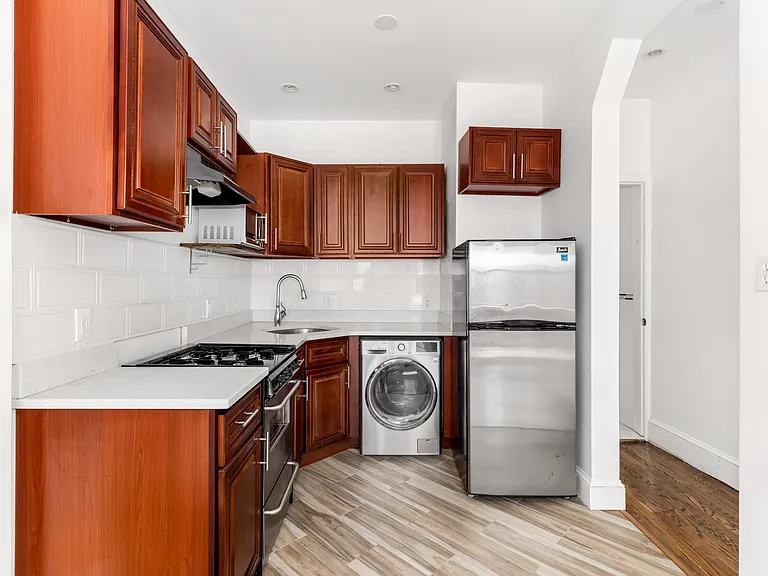 322 W 104th St #4-R — Photo 4