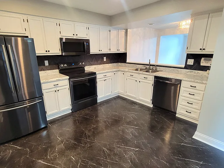 1608 Shady Cove Ln — Photo 6