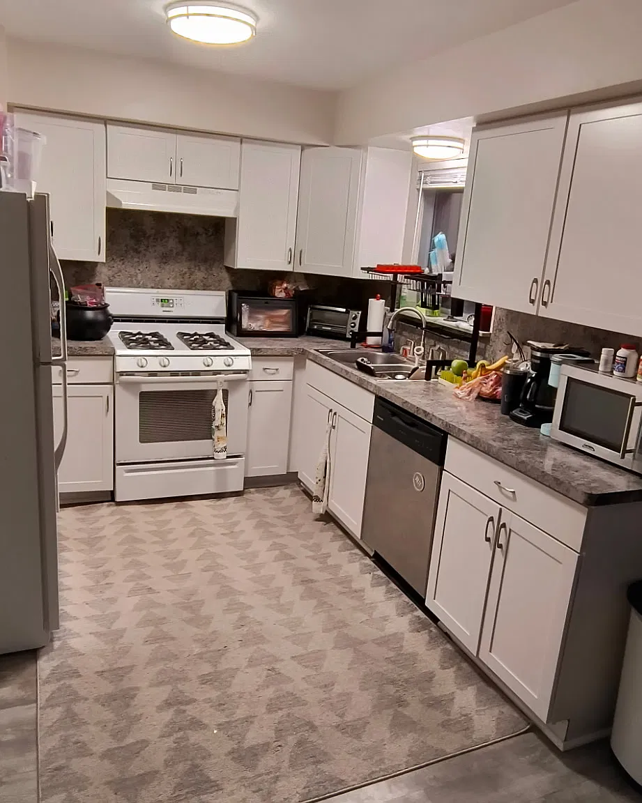 3 bed, 1.5 bath, 1200 sqft, $1,400 — Photo 1