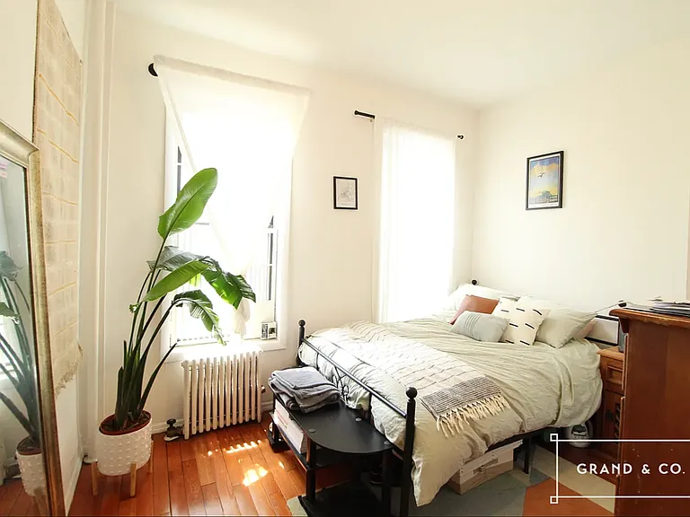 14 Maujer St #10 — Photo 3
