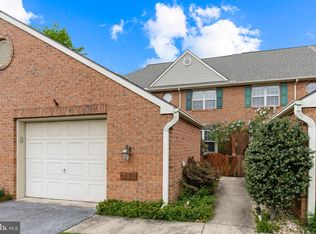 211 Pine Bridge Ln, Lancaster, PA 17603