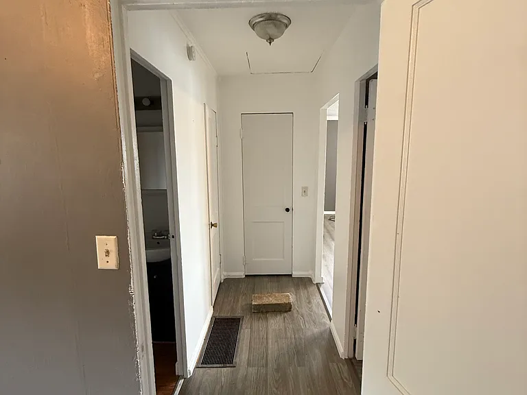 2403 N Fares Ave — Photo 3