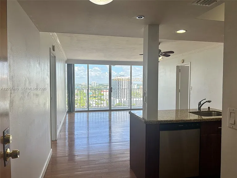 7601 E Treasure Dr #2104 — Photo 30