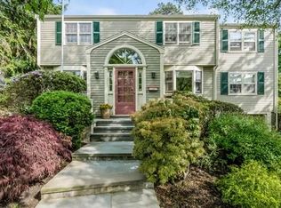 32 Flint St, Marblehead, MA 01945