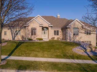 1605 Charleston Cir, Waunakee, WI 53597