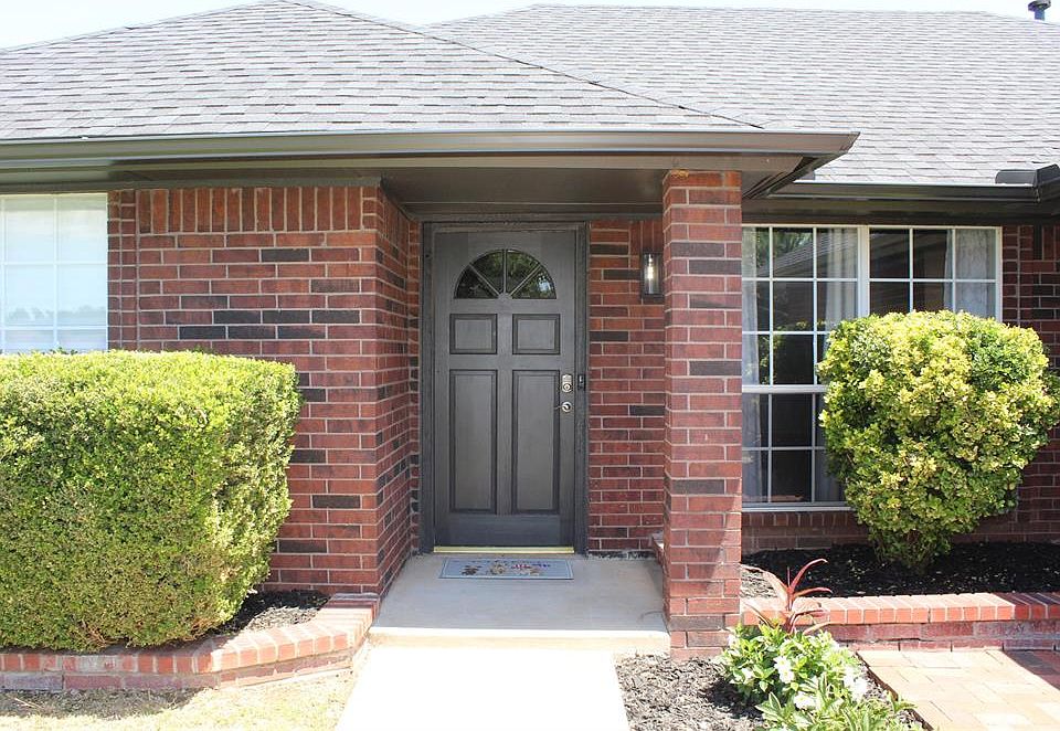 1st image of 14813 Twelve Oaks Dr