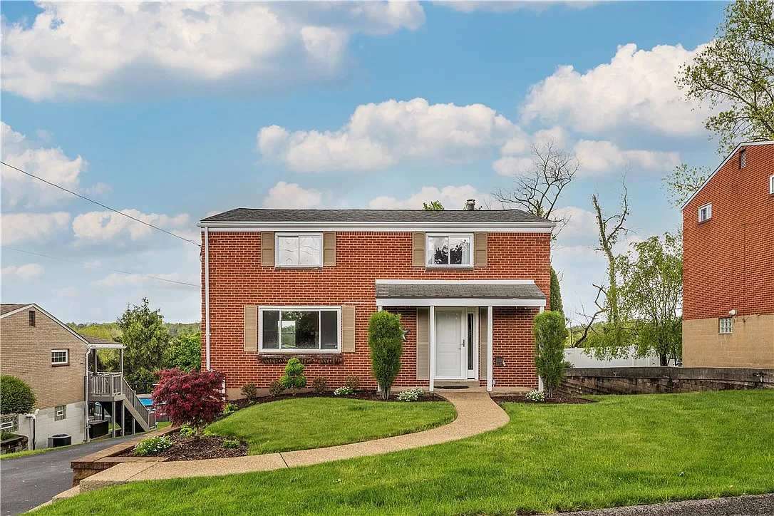 172 Laurie Dr photo 1