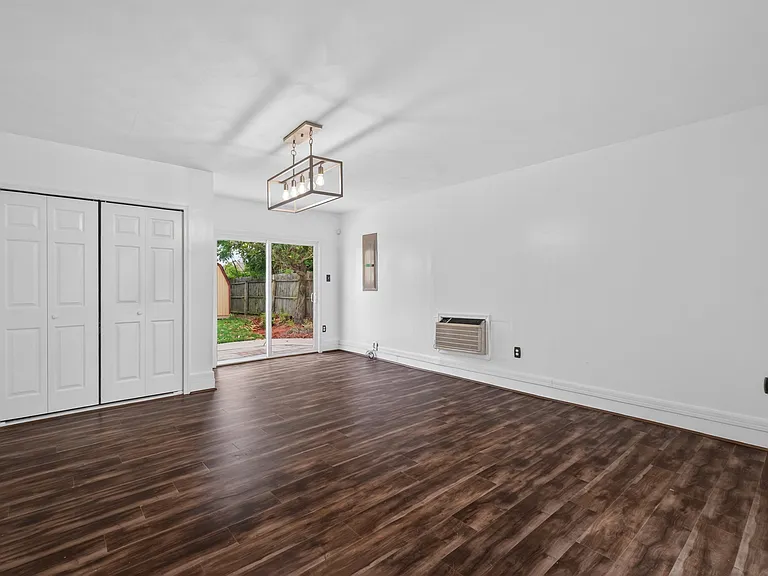3200 Vermeer Dr #8 — Photo 27