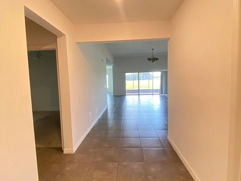 2751 Rialto Ct — Photo 11