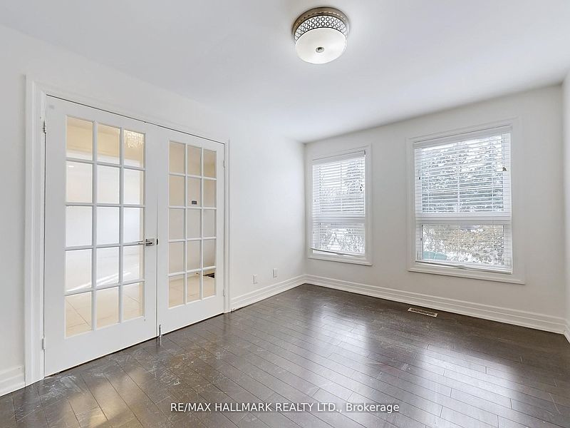 Toronto House for rent - 5 Bedrooms — photo 2