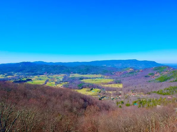 3A Ravens Den Way, Sevierville, TN 37862