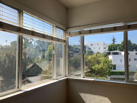 5th image of 2212 Glendale Blvd #1/4