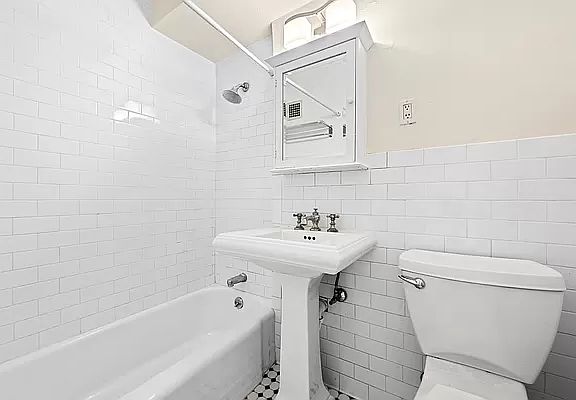 4th image of 333 E 75th St APT 6J
