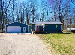 N1331 River Dr, Menominee, MI 49858
