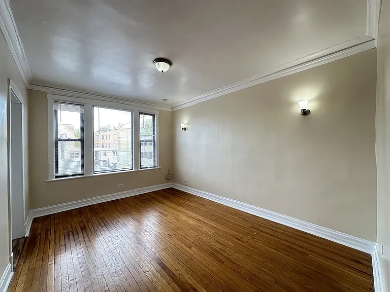 1670 W Pratt Blvd #3 — Photo 9