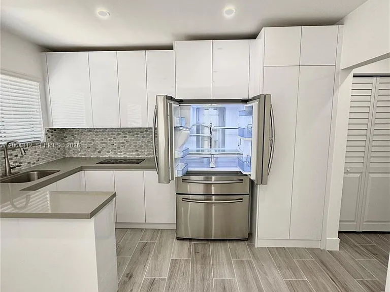 551 SW 57th Ave #1 — Photo 10