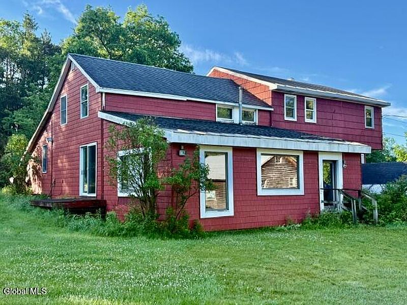2nd image of 28 Starcrest Drive