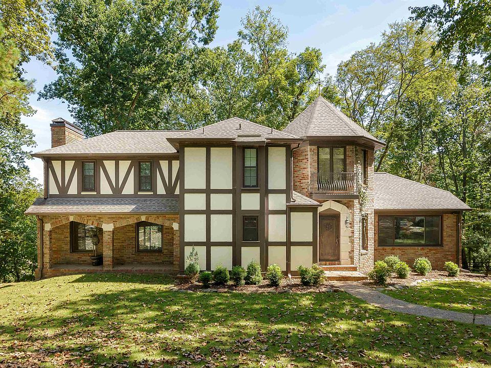 1st image of 302 Riverwood Dr