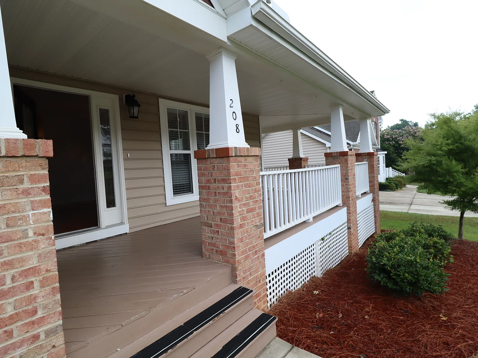 Gorgeous 4 Bedroom Holly Springs Home Available Immediately — Photo 3