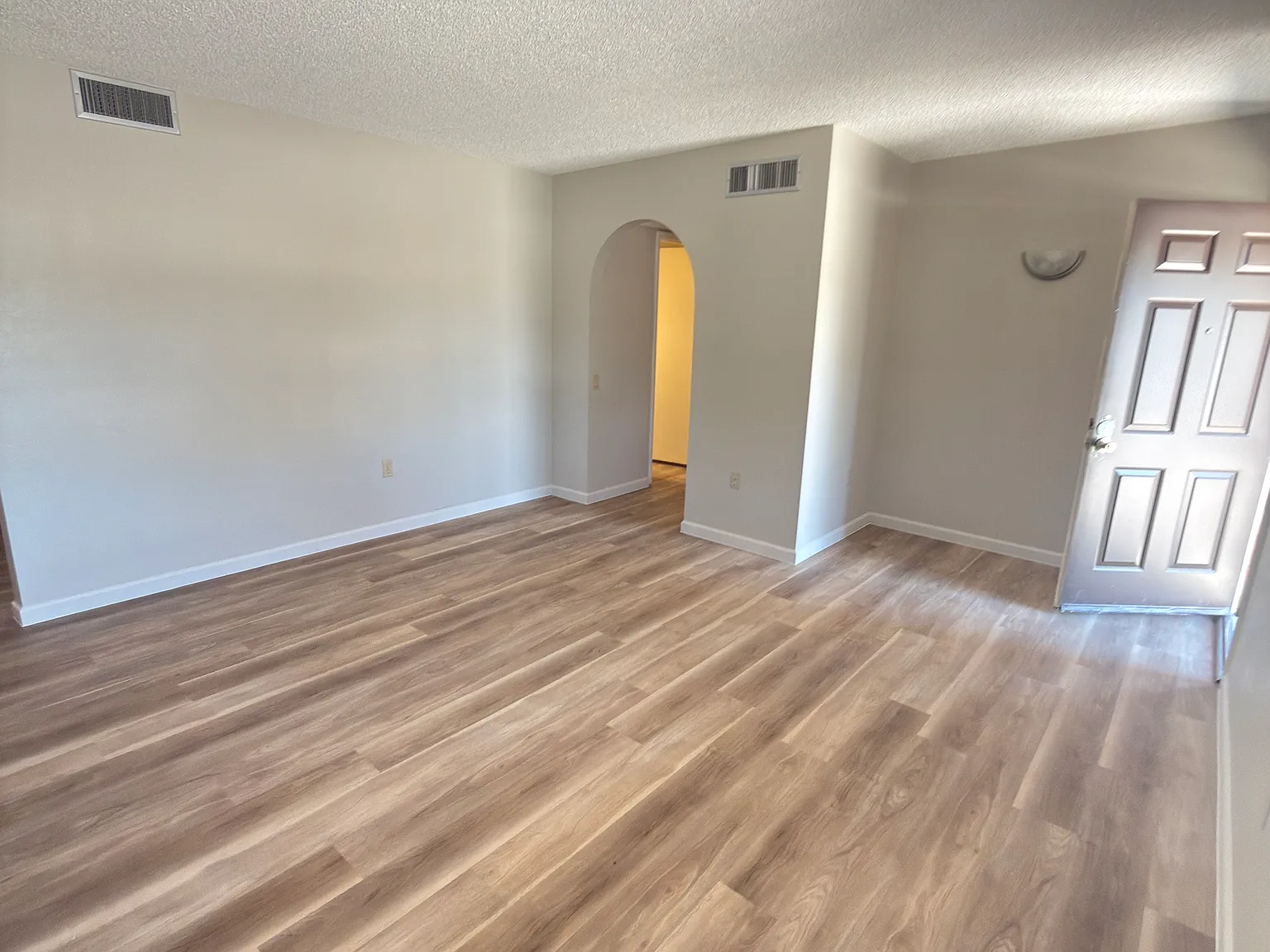 2 bed, 1755 sqft, $1,950 — Photo 2